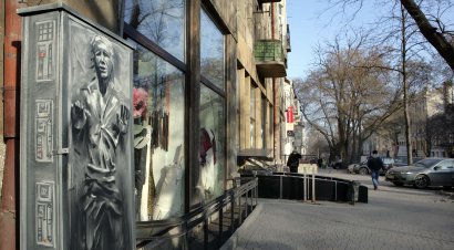 В Одессе продолжают украшать "невзрачные" распределительные шкафы