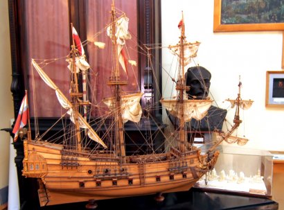Одесский музей морфлота Украины открыл свою экспозицию в музее Одесского морского порта имени Франца де Волана