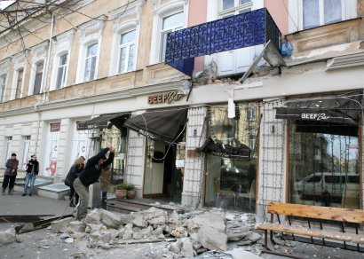 На улице Троицкой в Одессе  упал балкон
