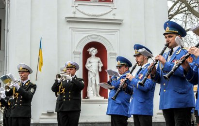 Фестиваль духовых оркестров «Весенняя Одесса» на Думской площади