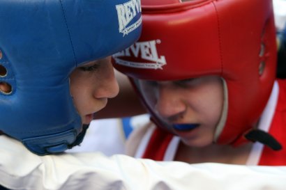 Посреди Одессы с боксерским размахом отметили День молодежи