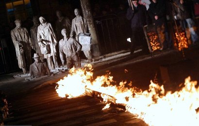Скульптуры летают, тонут и горят: подборка монументалки — смешной и страшной (фото)