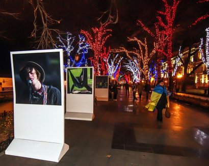 Фотовыставка на Приморском бульваре к третьей годовщине начала Евромайдана