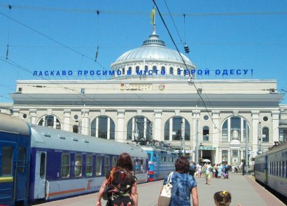 До конца лета ежедневно будет курсировать поезд Харьков-Одесса