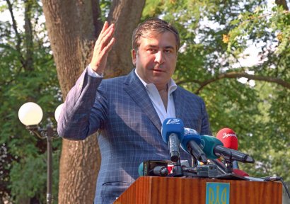 Саакашвили ответил уволенному главе Госавиаслужбы: Паниковский требует у меня миллион
