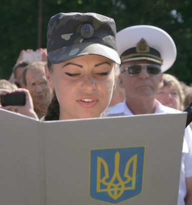 Сотни молодых офицеров, в том числе и студенты НУ "ОЮА", торжественно приняли сегодня военную присягу на верность народу Украины (фото)