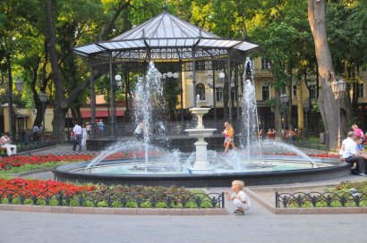 Одесские общественники требуют вернуть Летний театр в коммунальную собственность