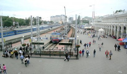 Одесский железнодорожный вокзал: август, час пик