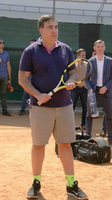 Михеил Саакашвили играл в теннис на спорткомплексе МГУ