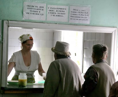 Трудами и заботами Виктора Станкевича в столовой "Ветеран" продолжают кормить бесплатными обедами неимущих одесситов и беженцев
