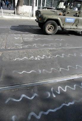 Одесситы сами нарисовали пешеходный переход на углу улицы Пантелеймоновской и  Александровского проспекта