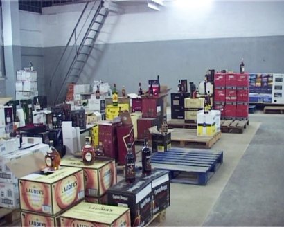 В Одессе нашли склад контрафактного алкоголя (фото, видео)