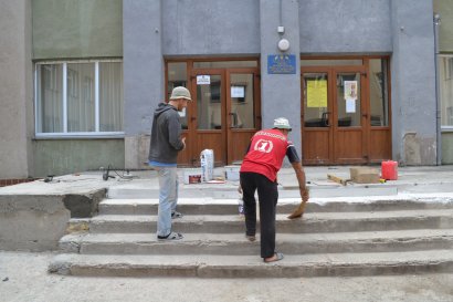 По инициативе Павла Серебреника асфальтируют внутриквартальные дороги на Маршала Жукова (фото)