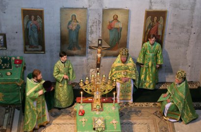 Божественная литургия в честь Дня памяти преподобного Сергия Радонежского в храме строящейся ЦПШ