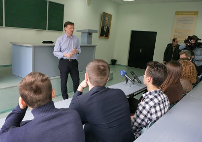 Встреча студентов НУ «ОЮА» с советником губернатора Михеила Саакашвили и кандидатом на пост городского головы Одессы Сашей Боровиком
