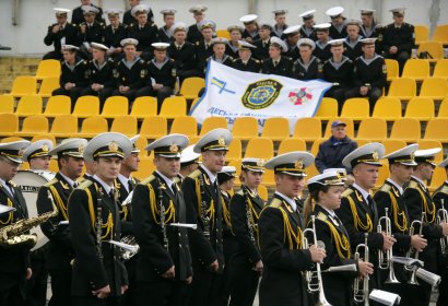 На стадионе "Спартак" сыграли сборная ВМС и звезды отечественного футбола