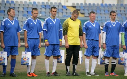 На стадионе "Спартак" сыграли сборная ВМС и звезды отечественного футбола
