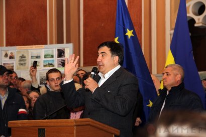 Губернатор Саакашвили убежден сам и убеждает других, что в Одессе все еще нет мэра