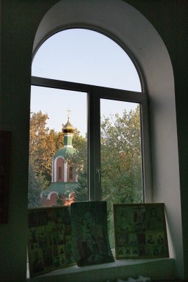 Выставка работ одесских художников «Оранжерея цвета» в Свято-Архангело-Михайловском женском монастыре