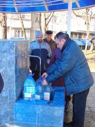 Все бюветные комплексы Одессы работают. Качество воды  соответствует санитарным нормам для питьевой воды