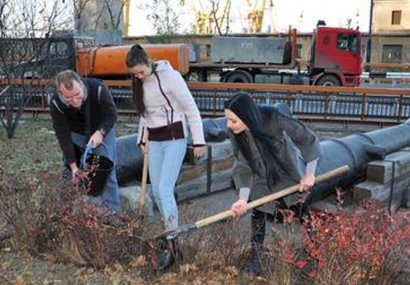 Склоны под Карантинной стеной очистили и засадили деревьями