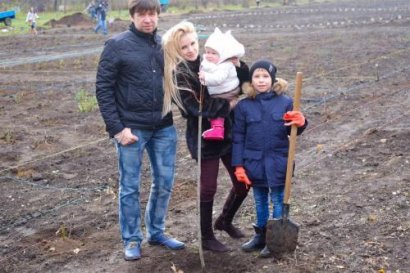Одесская семья подарила городу Аллею сакуры (фото)