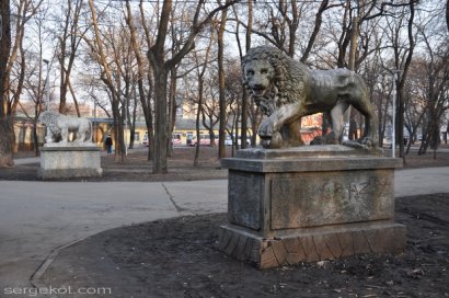 Старосенной сквер ждет второе рождение