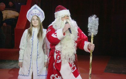 Львы и Дед Мороз встречают зрителей в Одесском цирке