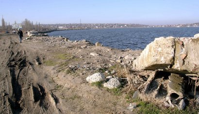 В Одессе ведутся работы по укреплению Хаджибейской дамбы