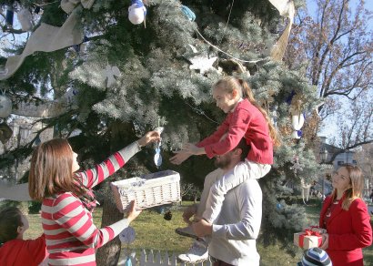 В Одессе торжественно открыли Народную елку