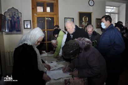 Одесская епархия продолжает помогать вынужденным переселенцам и малоимущим одесситам (фото)