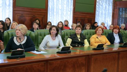 Сергей Кивалов поздравил женщин Одесской Юридической Академии с праздником