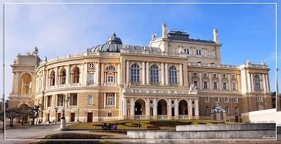В дирекции Одесского оперного театра объяснили, почему приостановлена покраска фасада здания