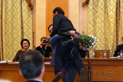 Депутат горсовета: Боровик сам попросил вынести его тело из сессионного зала в целях пиара (видео)