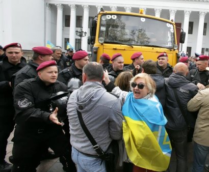 Суд запретил митинговать 2 мая на Думской площади