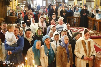 В дни Светлого Христова Воскресения одесситы чаще заходят в православные храмы