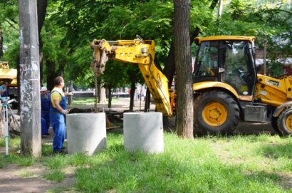 В Одессе продолжаются работы по благоустройству Старобазарного сквера