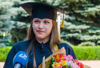 Сегодня выпускники факультета заочного и вечернего обучения НУ «ОЮА» получили магистерские дипломы