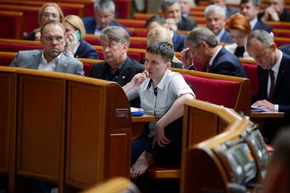 Народный фронт обвинил Надежду Савченко в сотрудничестве с Кремлем