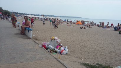 Одесским коммунальщикам необходимо незамедлительно наладить вывоз мусора с городских пляжей
