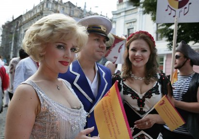 Одесская Музкомедия: в юбилейный сезон — волшебным театральным маршем! (фото, 3 видео)