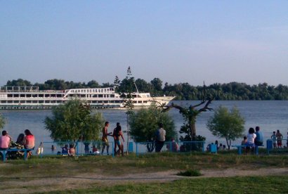 Экологи констатируют превышение уровня ПДК в пробах поверхностной воды в Дунае в районе городского пляжа Измаила