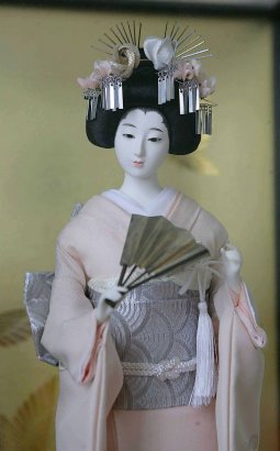 Выставка японских кукол в Музее западного и восточного искусства