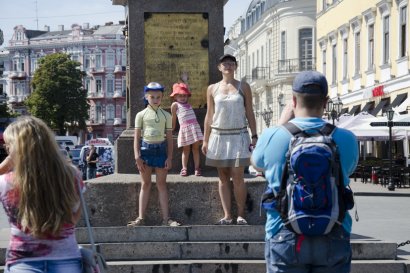 Три подружки удрали из дома, чтобы погулять в Одессе