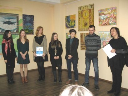 Талантливые молодые художницы Одессы представили выставку в технике батик