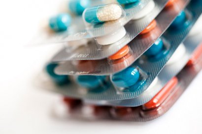 Гройсман обещает справедливые цены на лекарства с 1 января