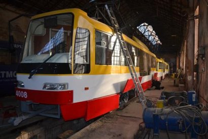 КП «Одесгорэлектротранс» выпускает еще один частично низкопольный трамвай (фото)