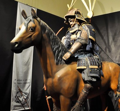 Ждет лошадка самурая