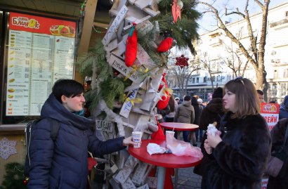 Одесситы продолжают отмечать наступивший 2017 год (фото)