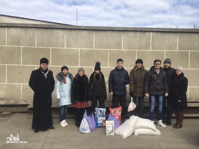 Активисты Молодежного отдела Одесской епархии оказали помощь приюту для животных  (фото)